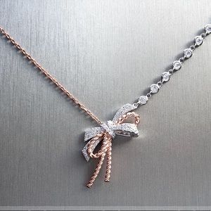 Elegant bowknot necklace